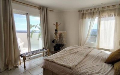 Фантастическая вилла с панорамным видом на море..